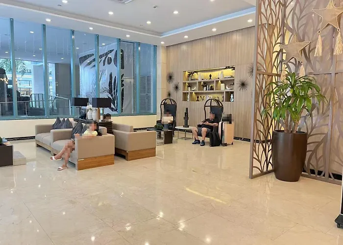 One Uptown Apartment *